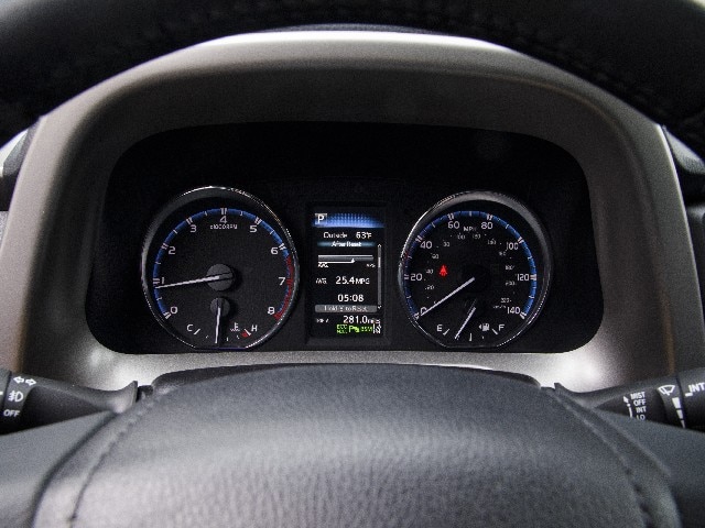 09 2017 Toyota Rav4 Comparo