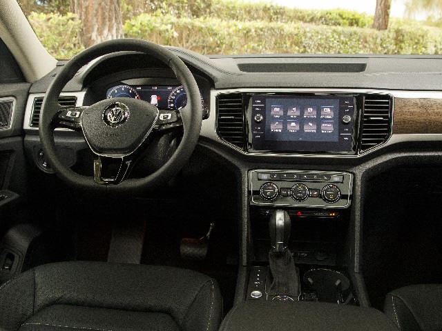 09 2018 Volkswagen Atlas Comparo