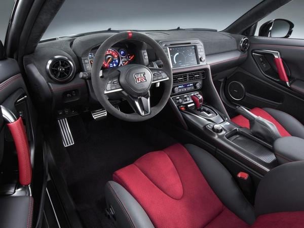 10 2017 Nissan Gt R Nismo