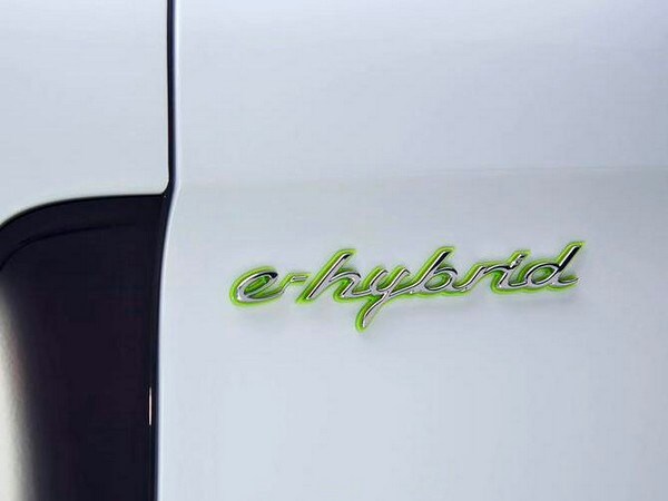 10 2018 Panamera 4 E Hybrid