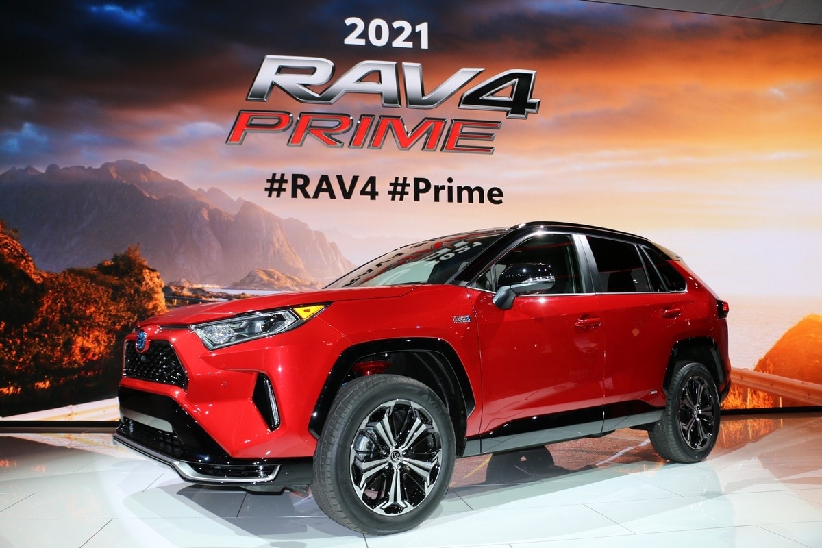 10-2021-Toyota-RAV4-Prime-live-1
