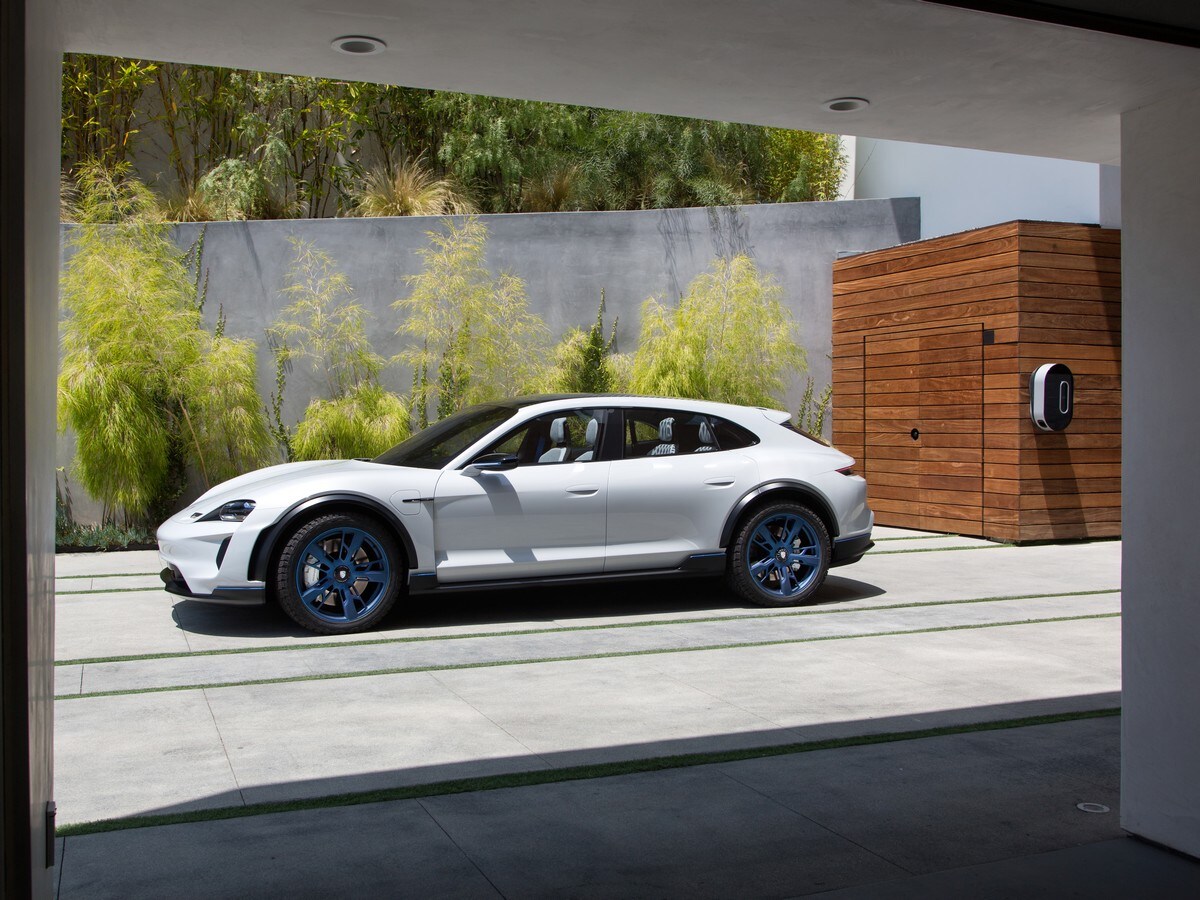 10 Porsche Mission E Cross Turismo Concept