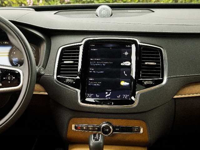 11 2017 Volvo Xc90 Comparo