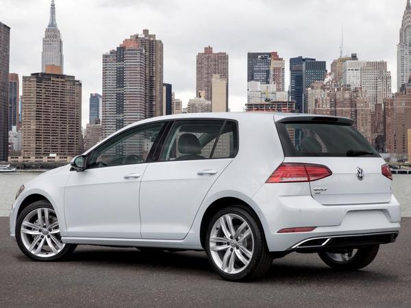 11 2018 Volkswagen Golf