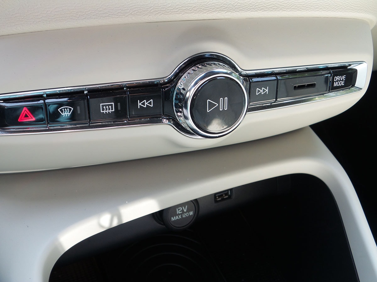 11 2019 Volvo Xc40 Bb