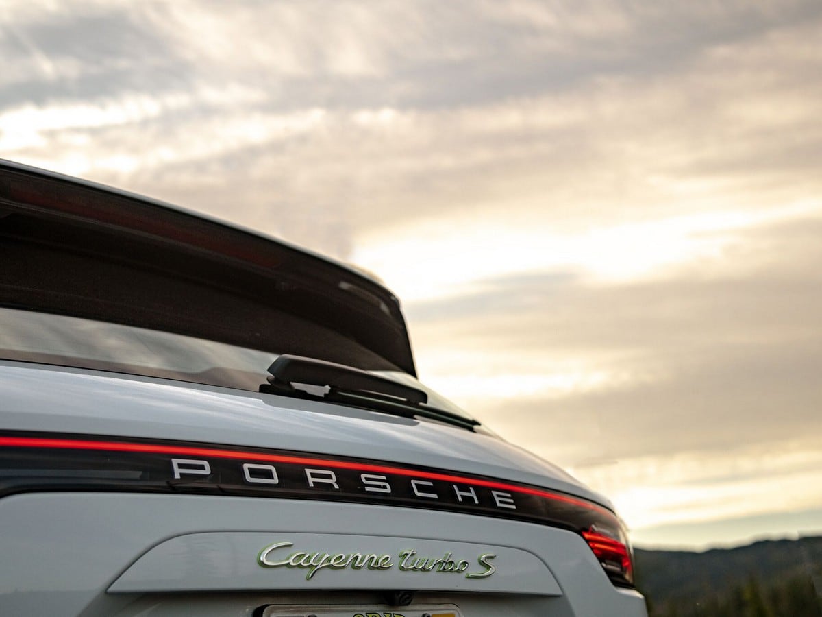 11a 2020 Porsche Cayenne Turbo S Ehybrid