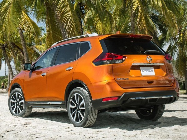 12 2017 Nissan Rogue Sl