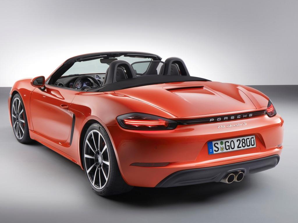 12 2017 Porsche 718 Boxster S