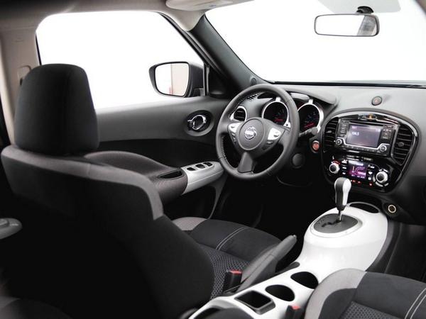 13 2017 Nissan Juke Black Pearl Edition