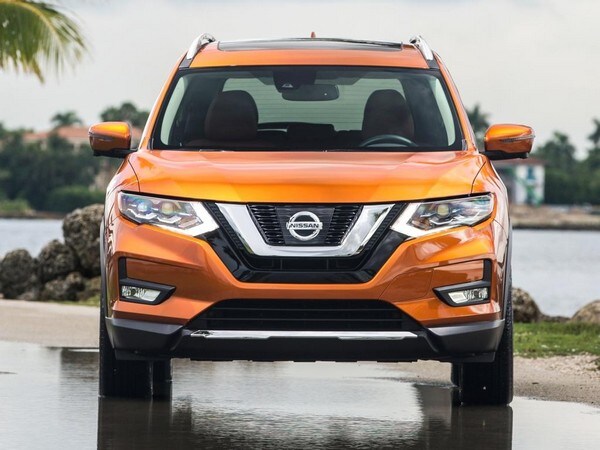 13 2017 Nissan Rogue Sl