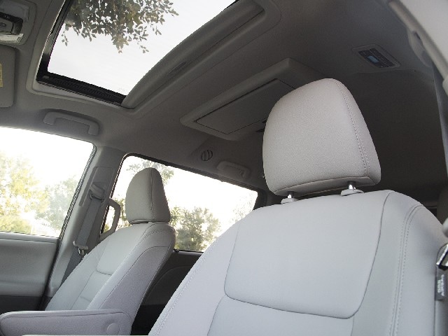 13 2017 Toyota Sienna FC