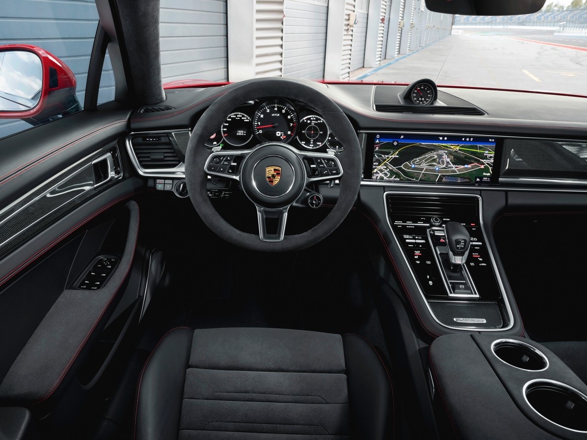 13 2019 Porsche Panamera Gts