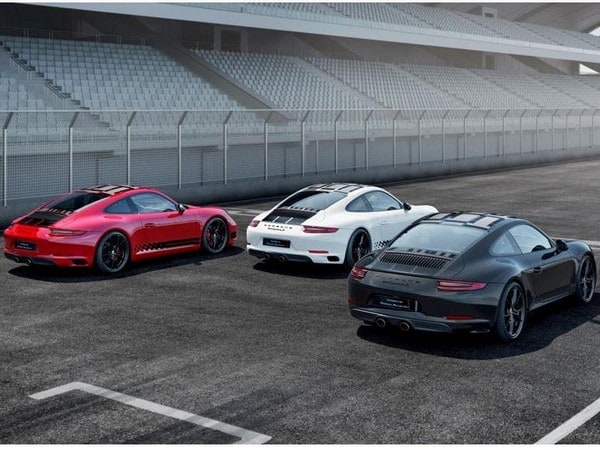 14 2017 Porsche 911 Carrera S Endurance Racing Edition