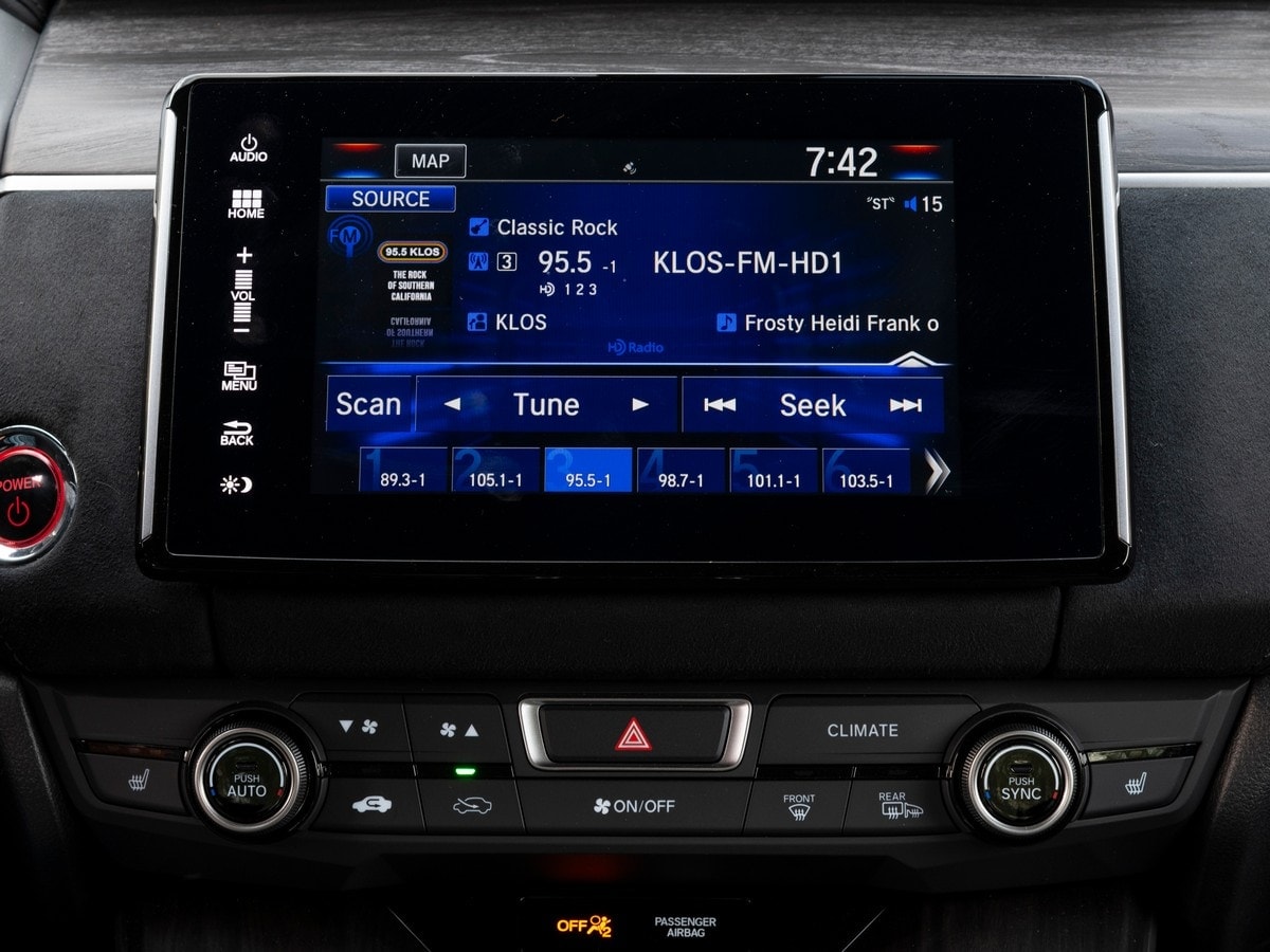14-2019-honda-clarity-phev-bb-kbb-1