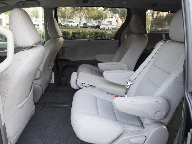 15 2017 Toyota Sienna FC