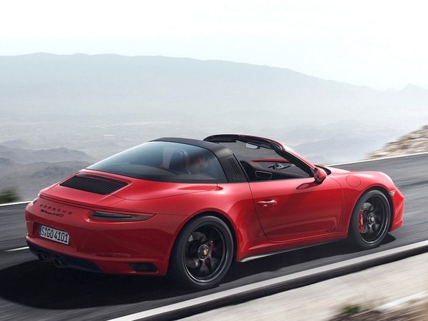 15 2018 Porsche 911 Carrera Gts