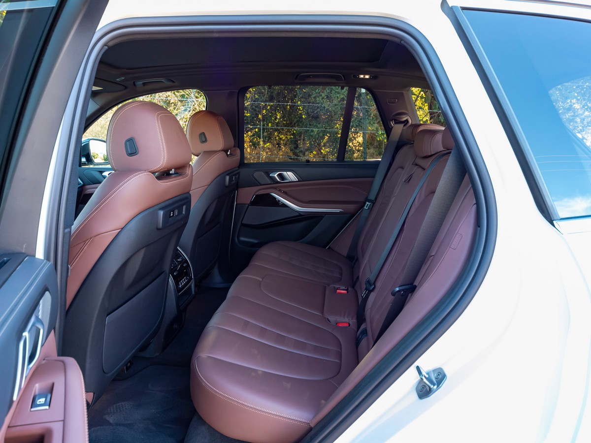15-2019-bmw-x5-bb-kbb-1
