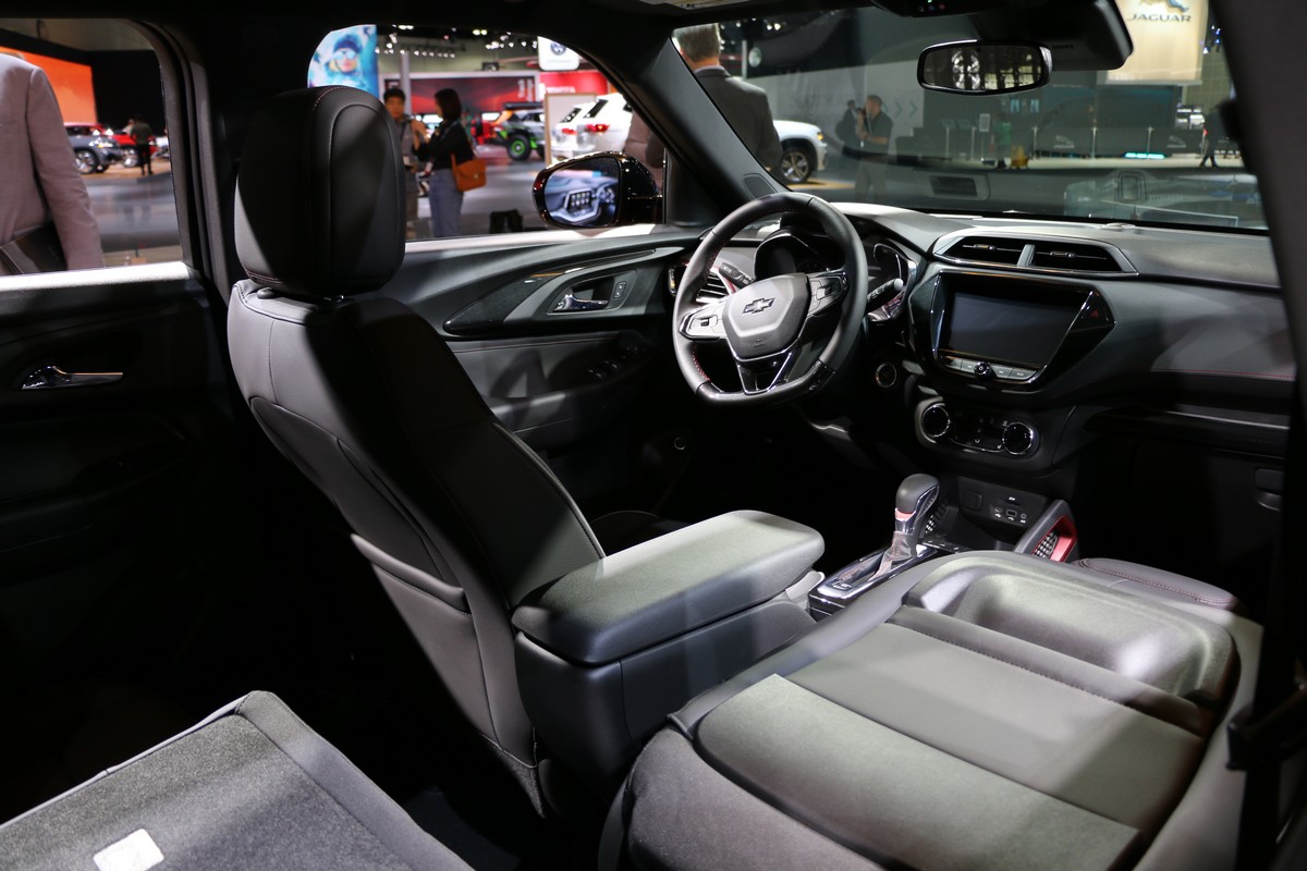 15-2021-Chevrolet-Trailblazer-live-1