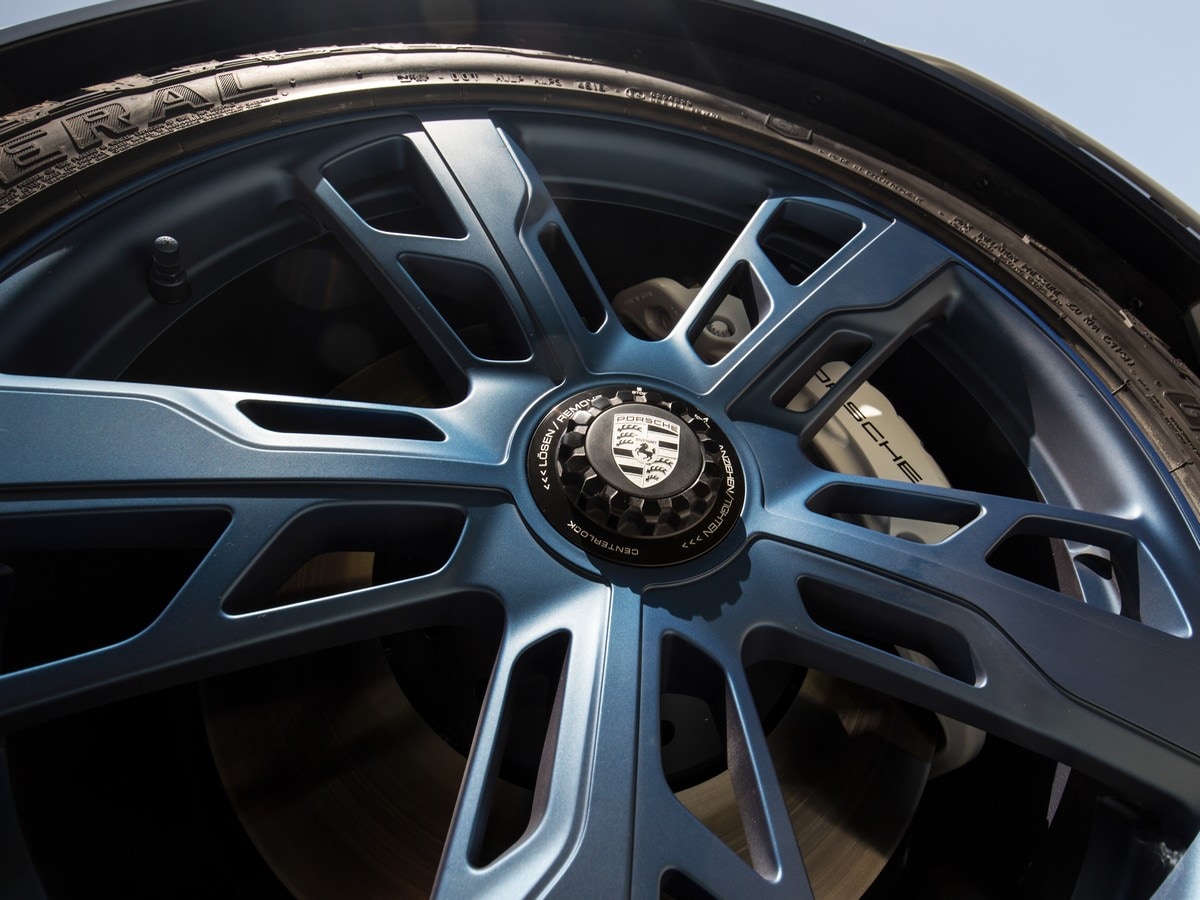 15 Porsche Mission E Cross Turismo Concept