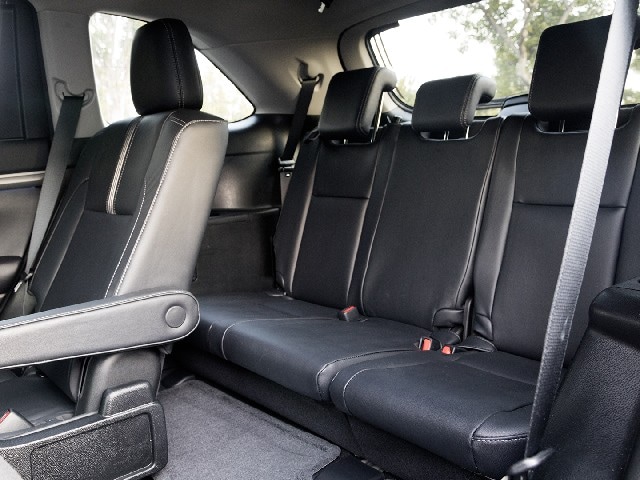 16 2017 Toyota Highlander Red FC