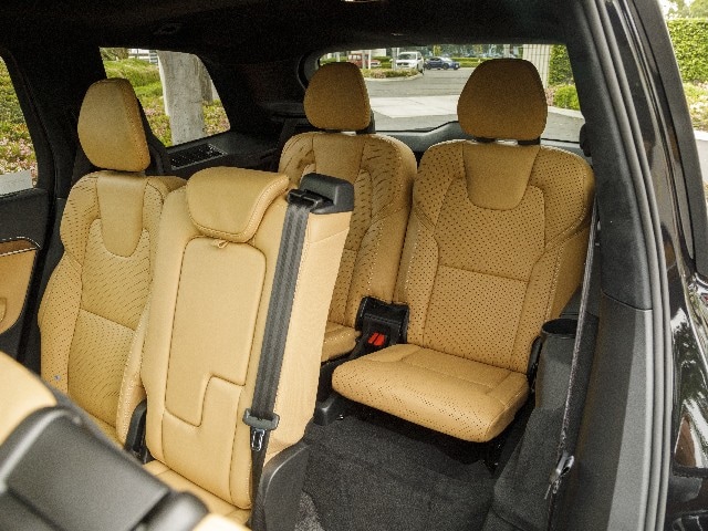 16 2017 Volvo Xc90 Comparo