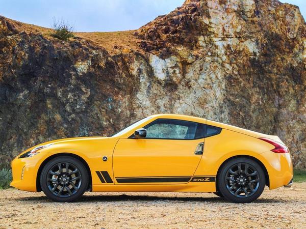 16 2018 Nissan 370z Heritage Edition