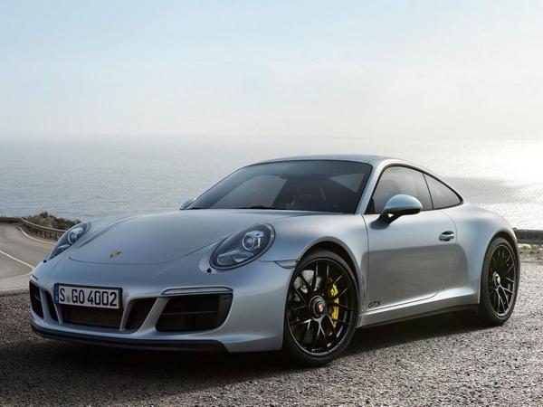 16 2018 Porsche 911 Carrera Gts