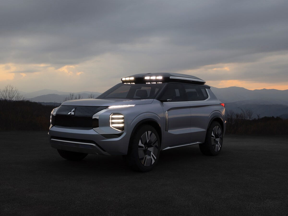 16 Mitsubishi Engelberg Tourer Concept
