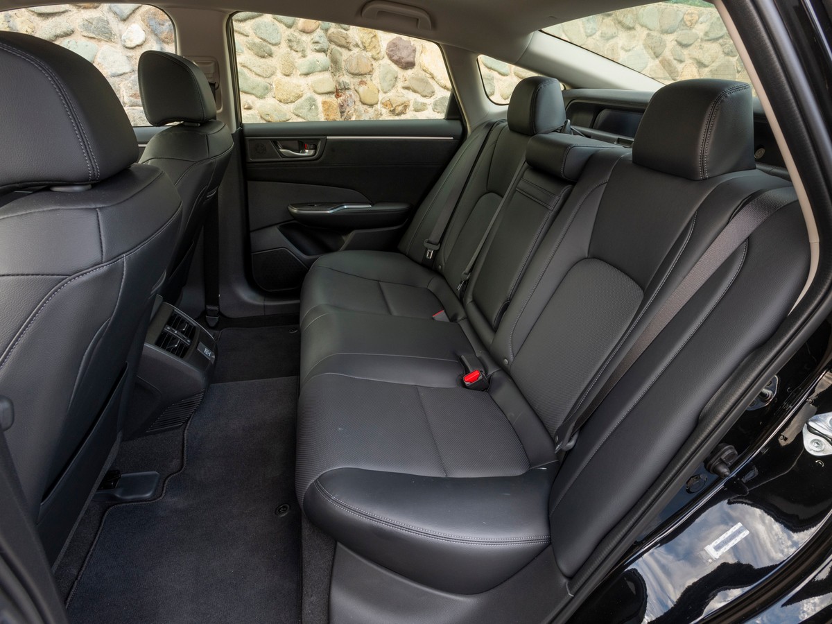 17-2019-honda-clarity-phev-bb-kbb-1