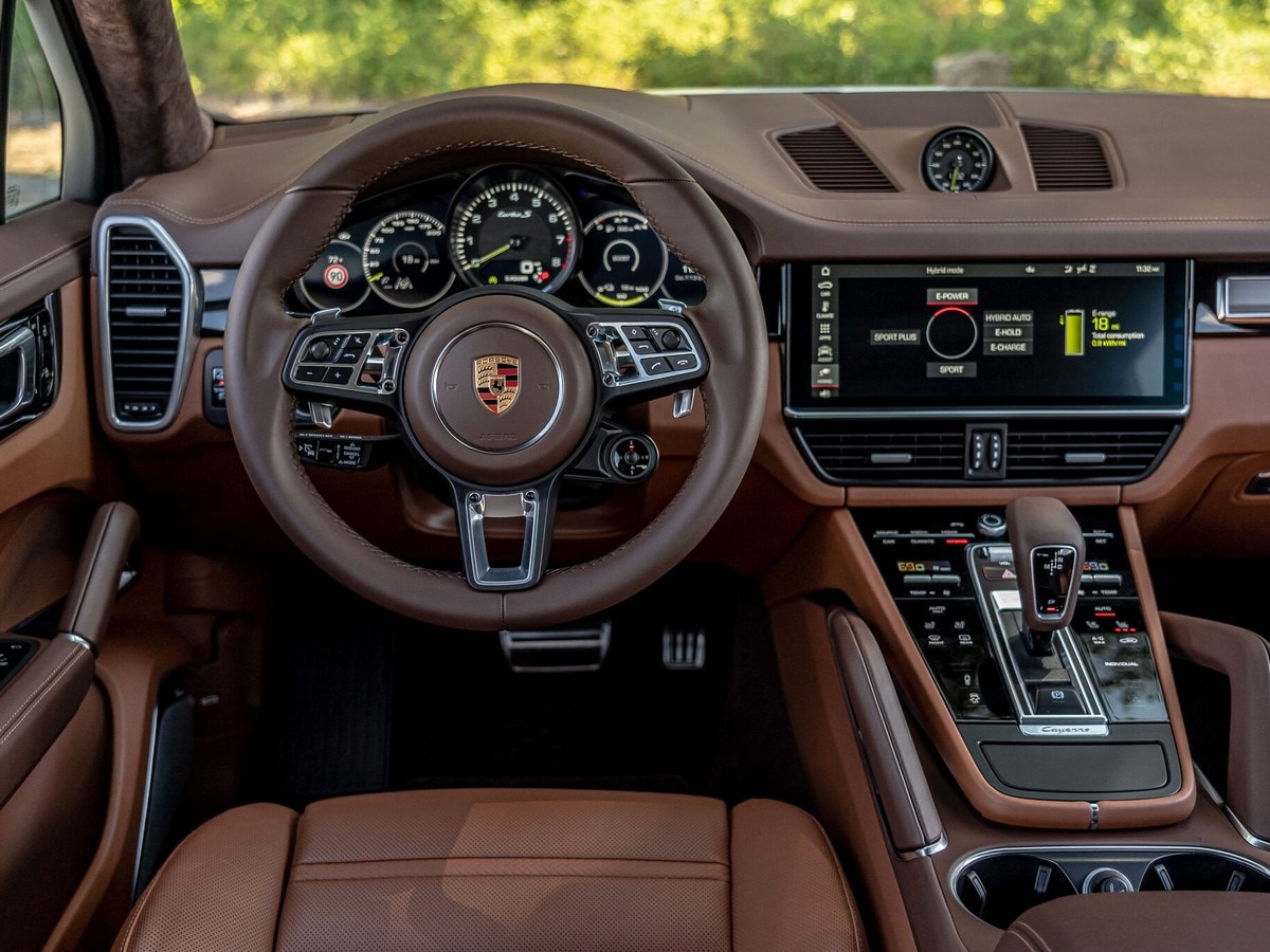 17 2020 Porsche Cayenne Turbo S Ehybrid