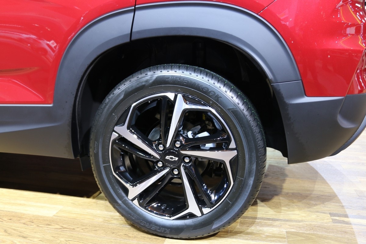 17-2021-Chevrolet-Trailblazer-live-1
