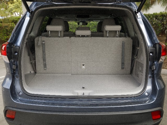 18 2017 Toyota Highlander Comparo