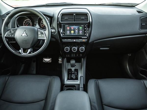 18 2018 Mitsubishi Outlander Sport