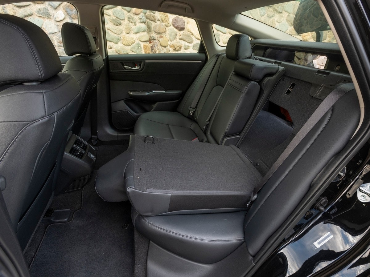 18-2019-honda-clarity-phev-bb-kbb-1