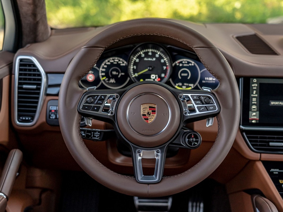 18 2020 Porsche Cayenne Turbo S Ehybrid