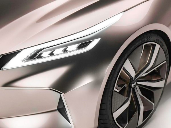 18 Nissan V Motion 2 0 Concept