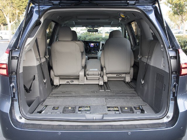 20 2017 Toyota Sienna FC