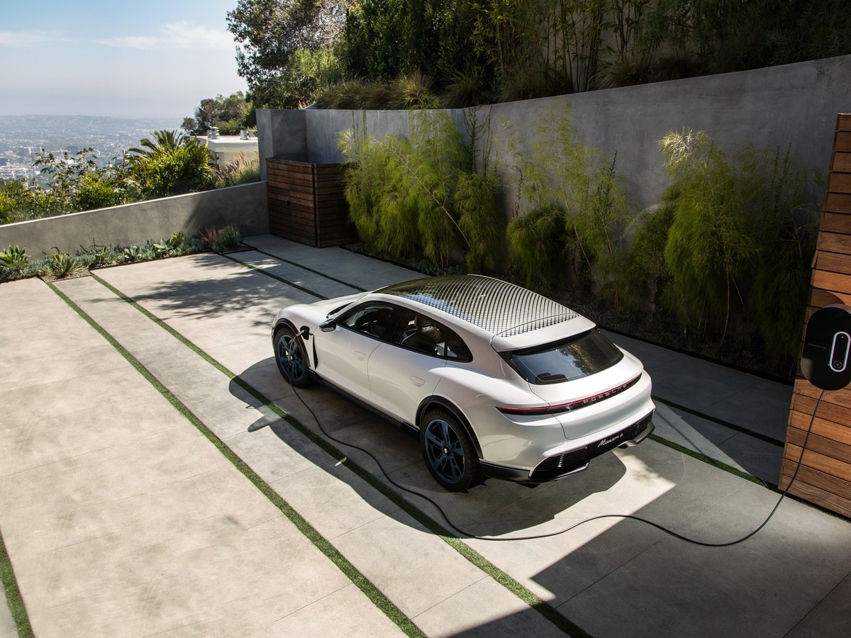 20 Porsche Mission E Cross Turismo Concept