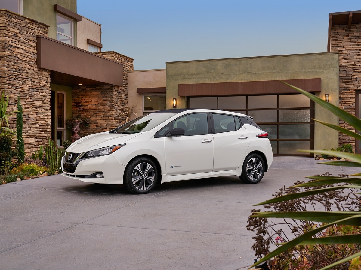2018 Nissan Leaf 01
