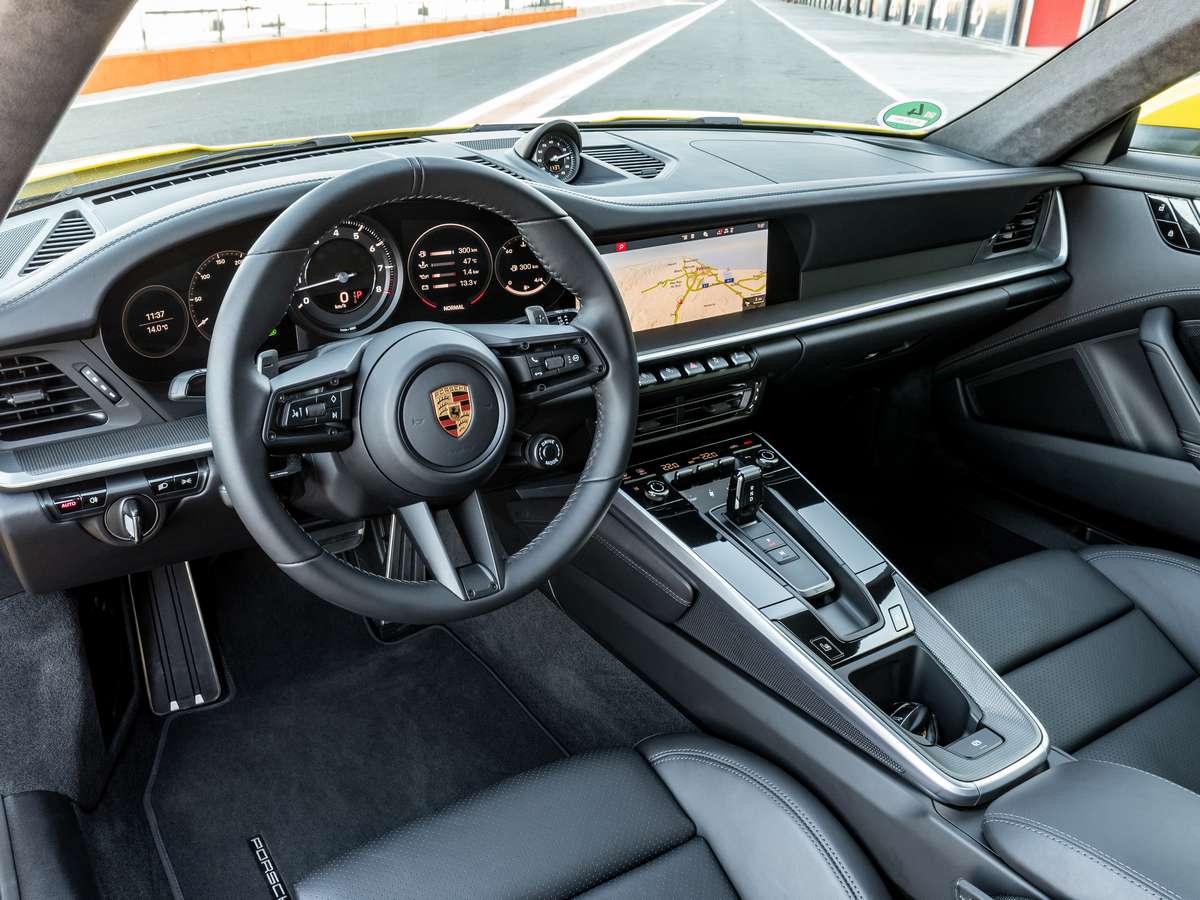 2020 Porsche 911 Carrera S 09
