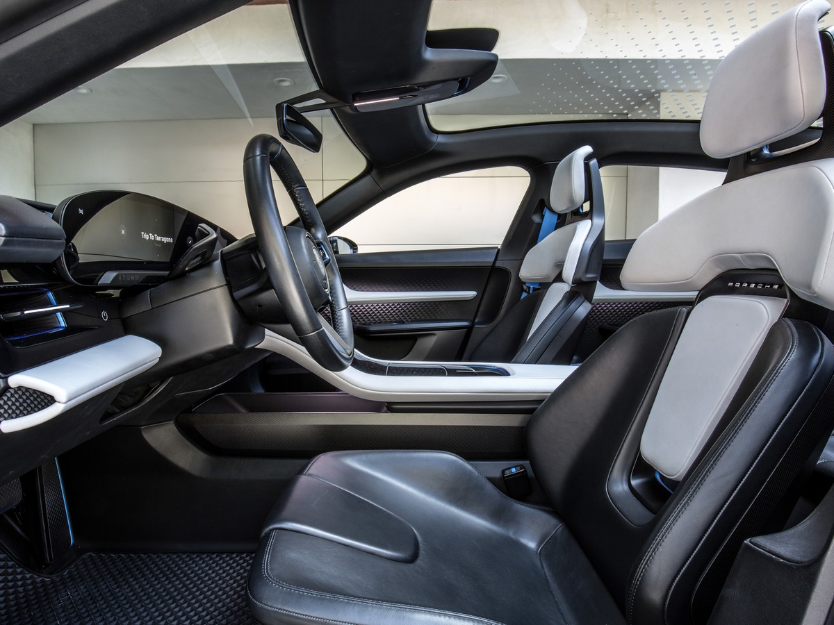 21 Porsche Mission E Cross Turismo Concept