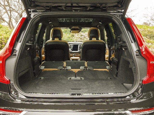 22 2017 Volvo Xc90 Comparo