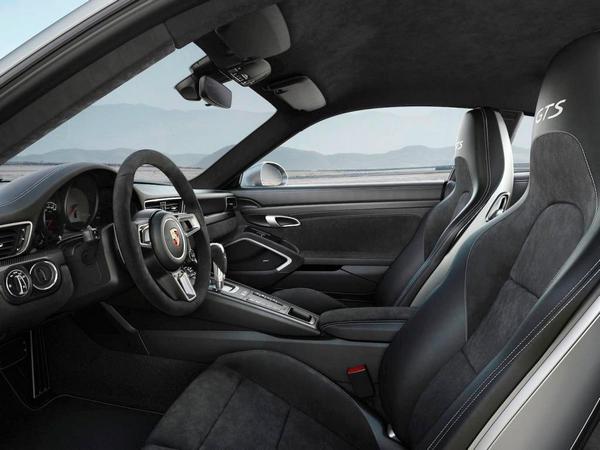 22 2018 Porsche 911 Carrera Gts