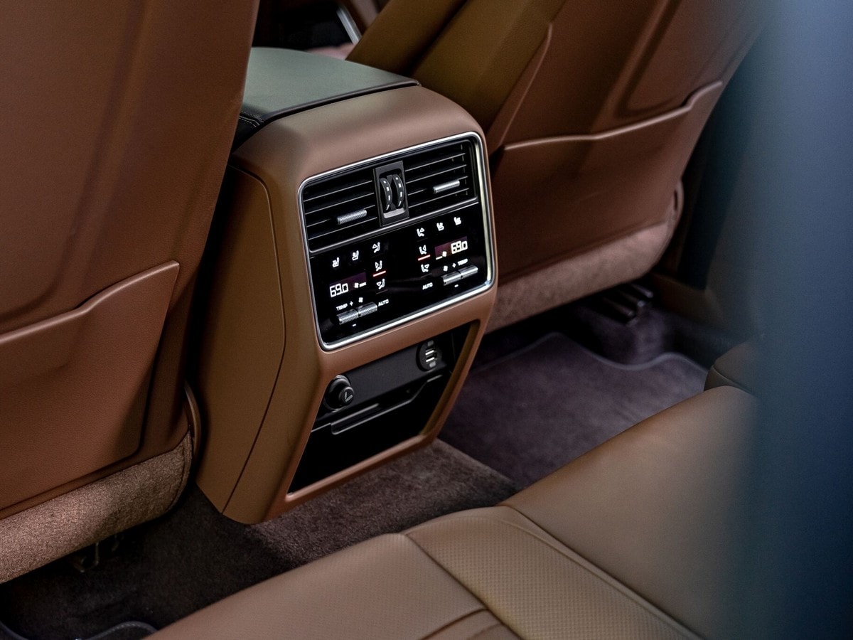22 2020 Porsche Cayenne Turbo S Ehybrid