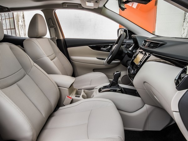 23 2017 Nissan Rogue Sport