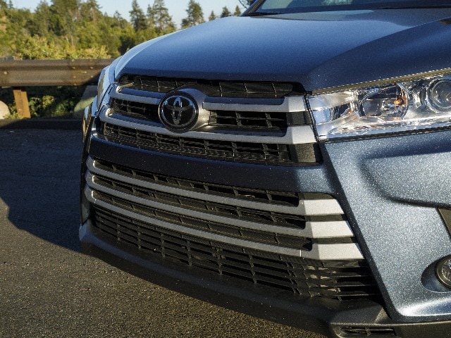 24 2017 Toyota Highlander Comparo