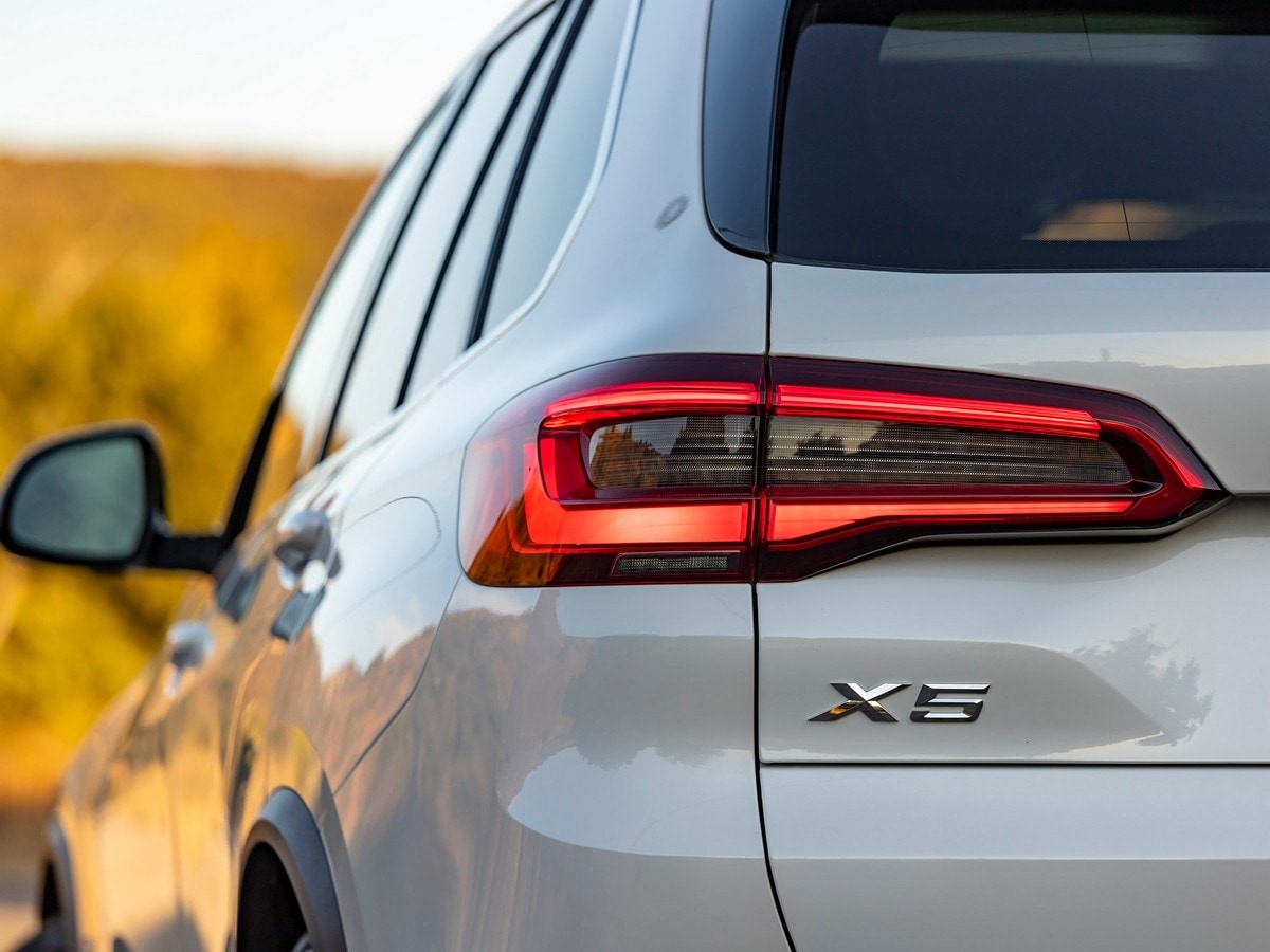 25-2019-bmw-x5-bb-kbb-1