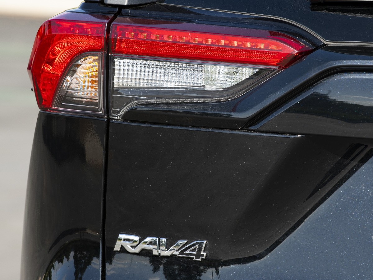 25 2019 Toyota Rav4 Black Kbb