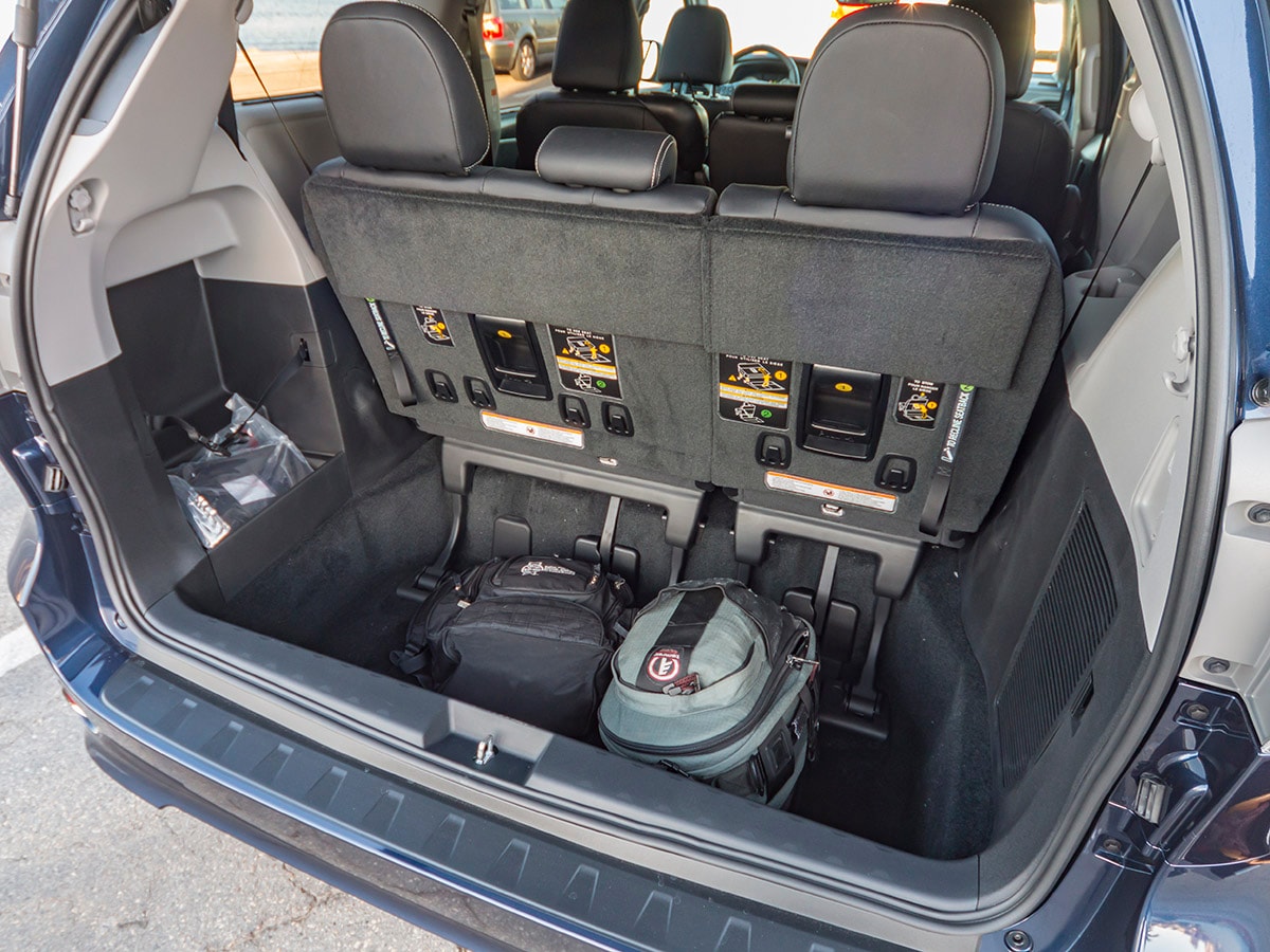 26 2018 Toyota Sienna SE Cargo KBB