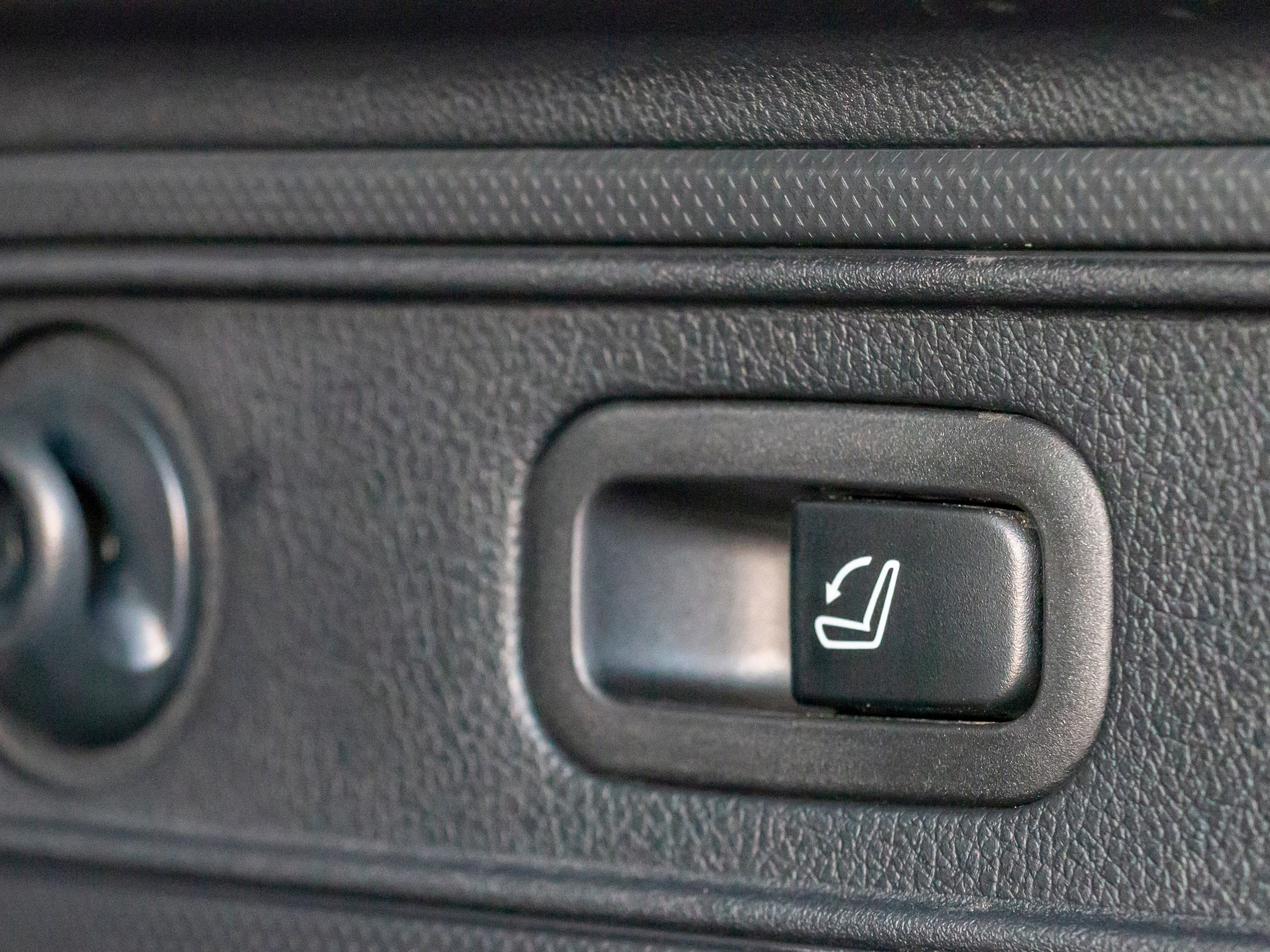 26 2019 Subaru Forester Cargo KBB